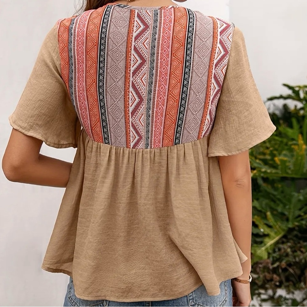 ⭐️Tan Short Sleeve Tie Front Blouse - Picture 2 of 3
